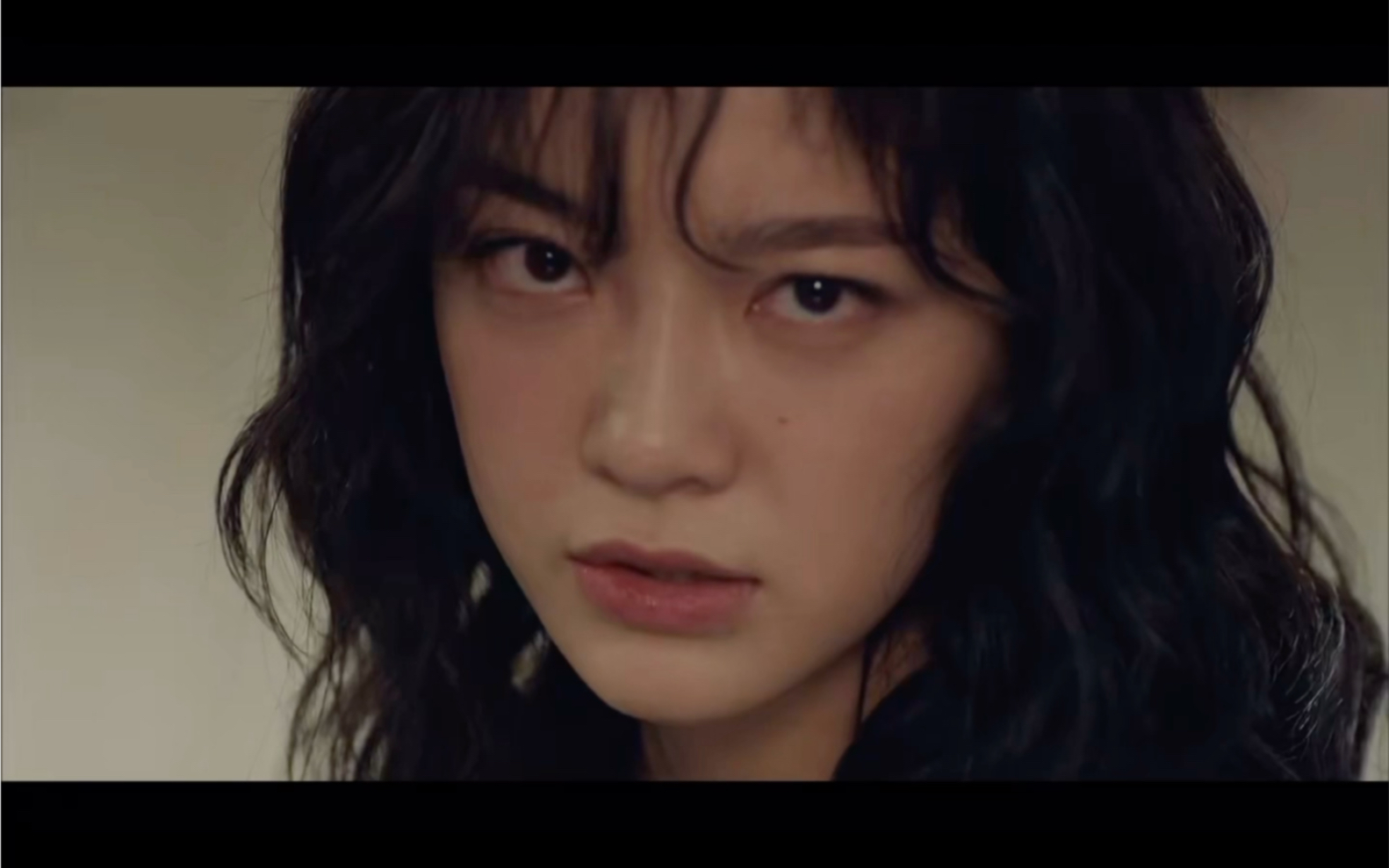 惊奇的传闻暴力美学哈娜能打能飒金演员祝贺我们的世正出道六周年ddd