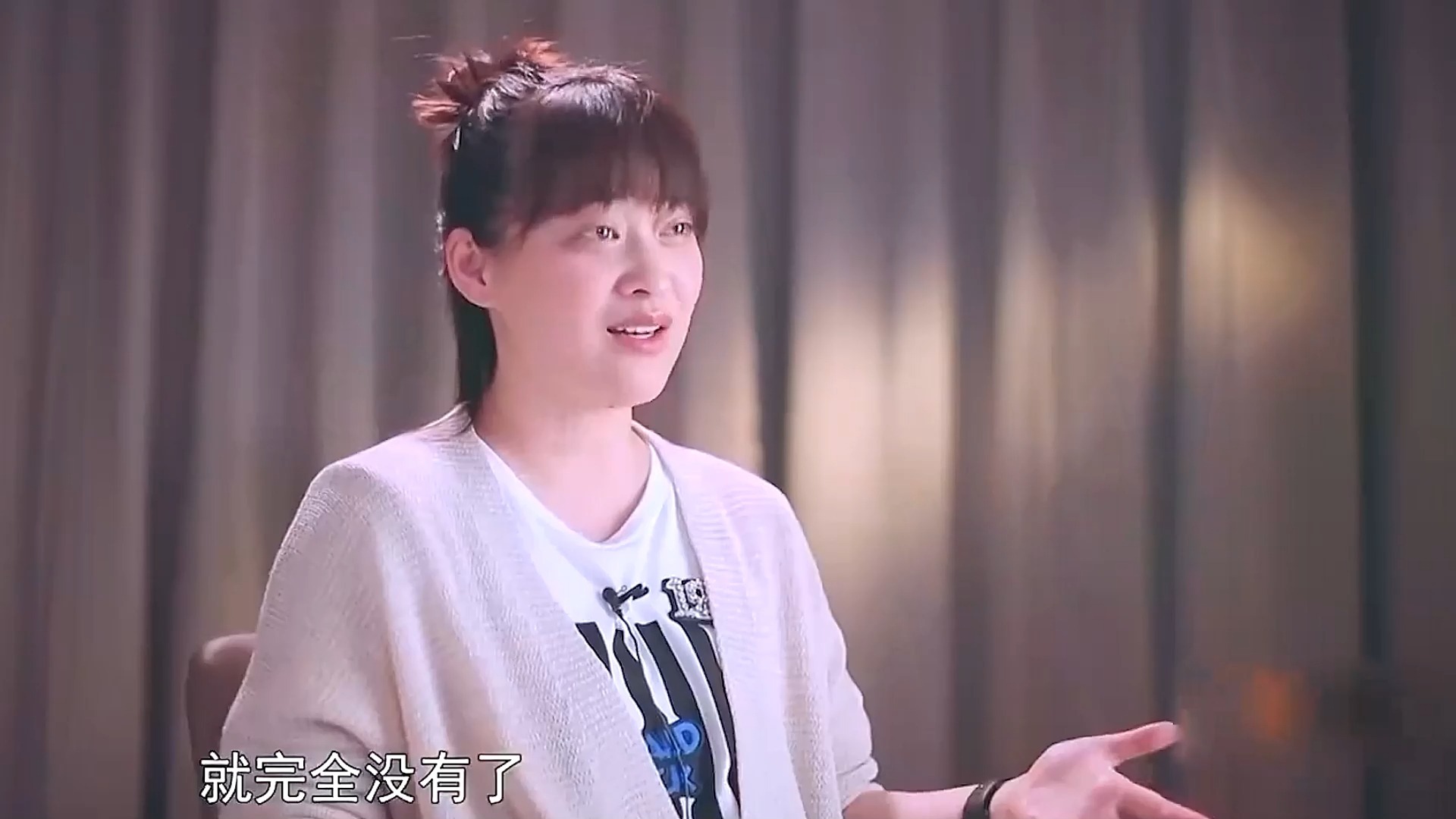 梅婷生完孩子后,以前的衣服全都穿不上,肚子大的像还怀着一个!