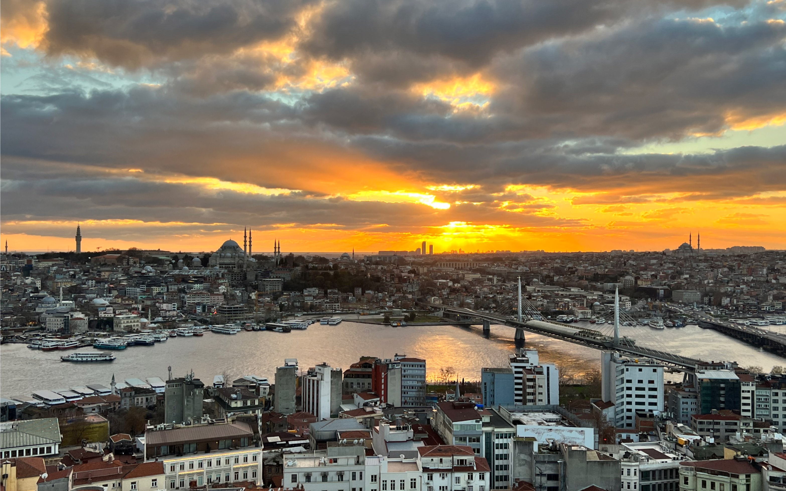 122022 20岁女生独行土耳其伊斯坦布尔