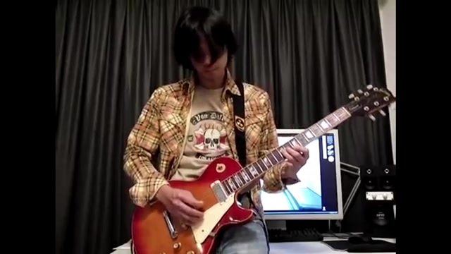 [图]冯德伦弹枪花夜车 Guns N Roses Nightrain Cover