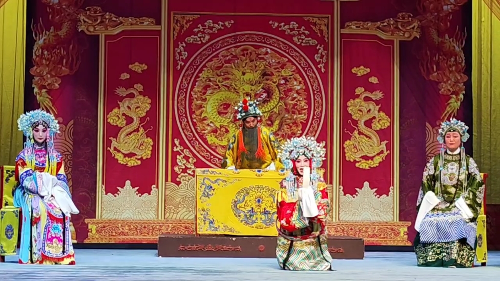 天津市评剧院徐雯领衔首演《乾坤带》金殿选场