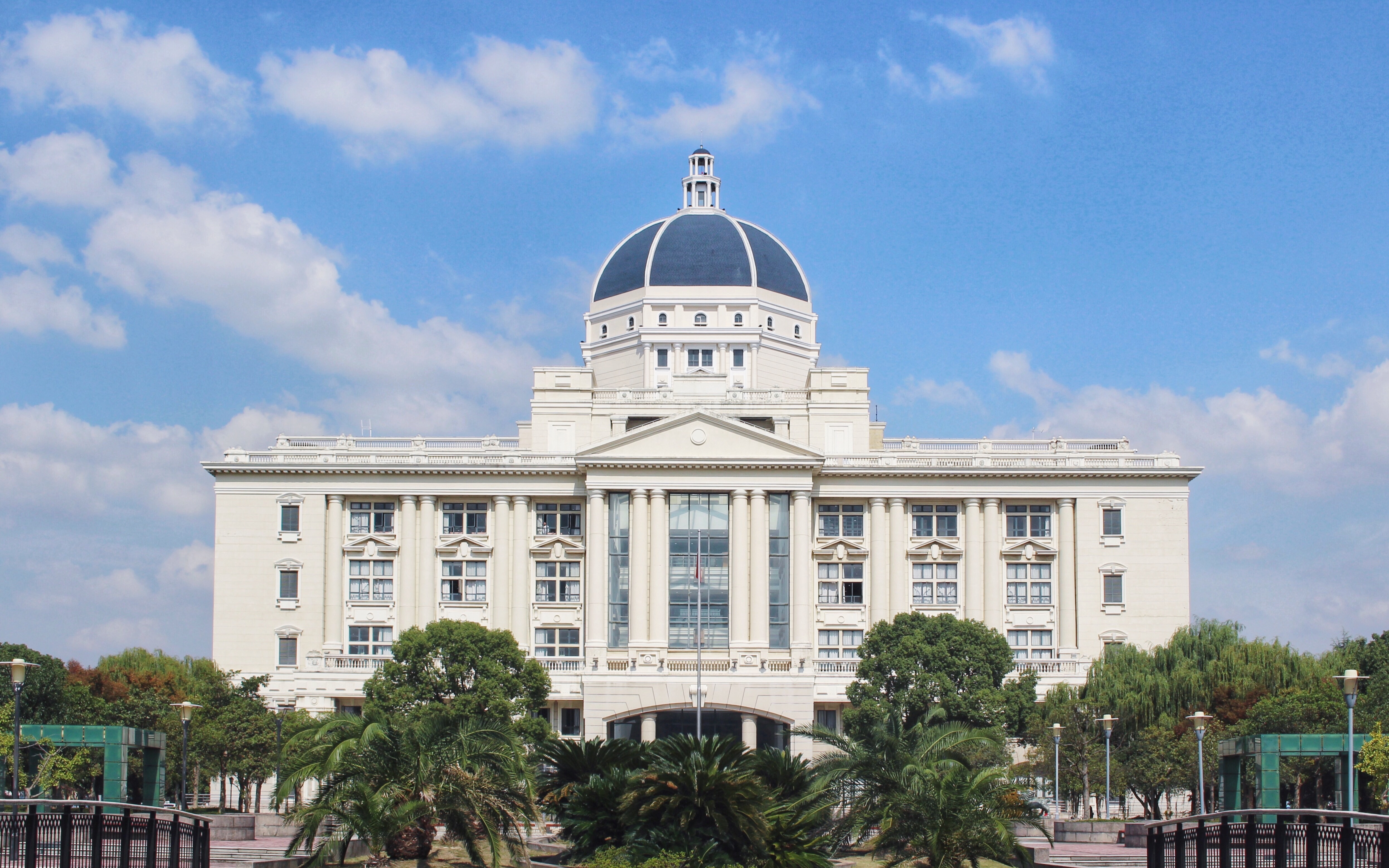 上海外国语大学全景图图片