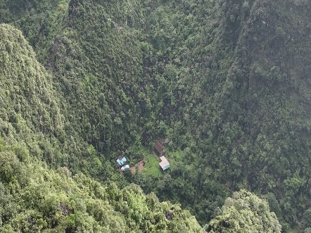 广西十万大山自古以来就是易守难攻之地,山脉绵延不断高低落差,如果是你能在这种地方生存多久?#广西 #十万大山 #野外生存哔哩哔哩bilibili