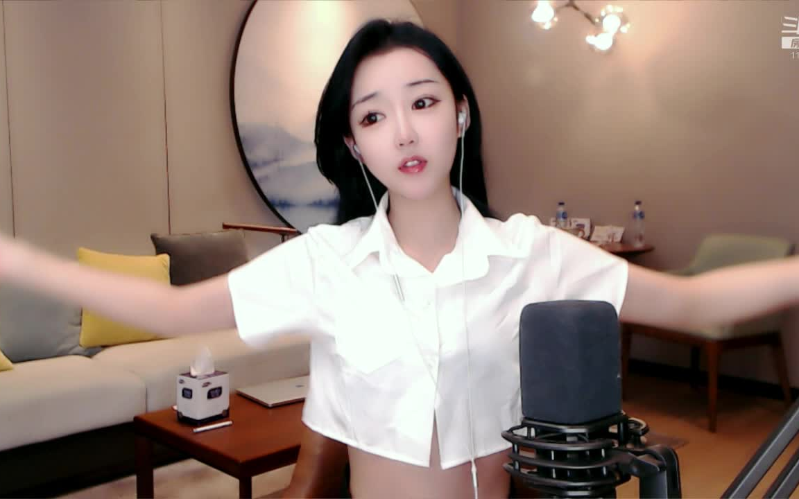 斗鱼小小小月亮亮20200826003908260202一代鸽姬小月亮