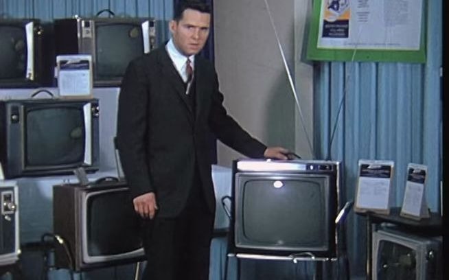 复古1964年新系列的zenith真力时历史电视机