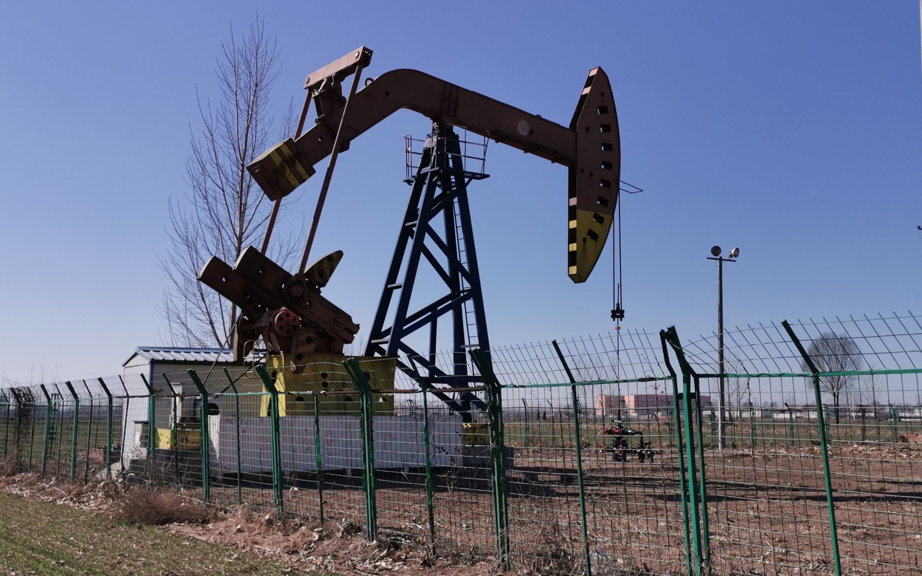 磕头机【小刘村石油开采】