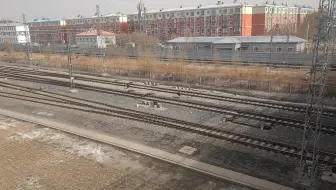 【列车竞速】D6917次（哈尔滨—齐齐哈尔南）列车与K567次（东莞东—齐齐哈尔）列车通过龙凤桥
