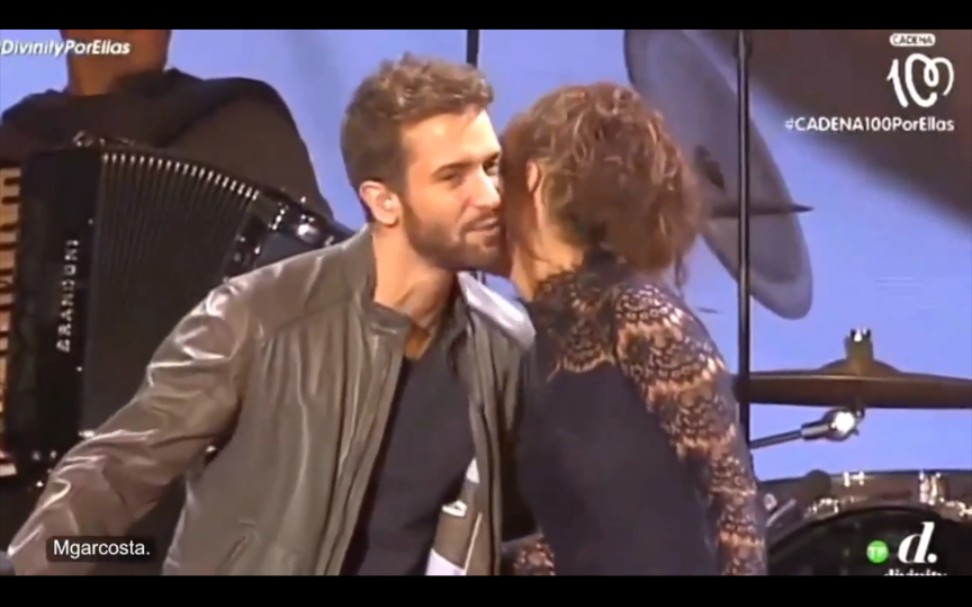 Pablo Albor㡮 & ZAZ  Sous le ciel de Paris(在巴黎的天空下)哔哩哔哩bilibili