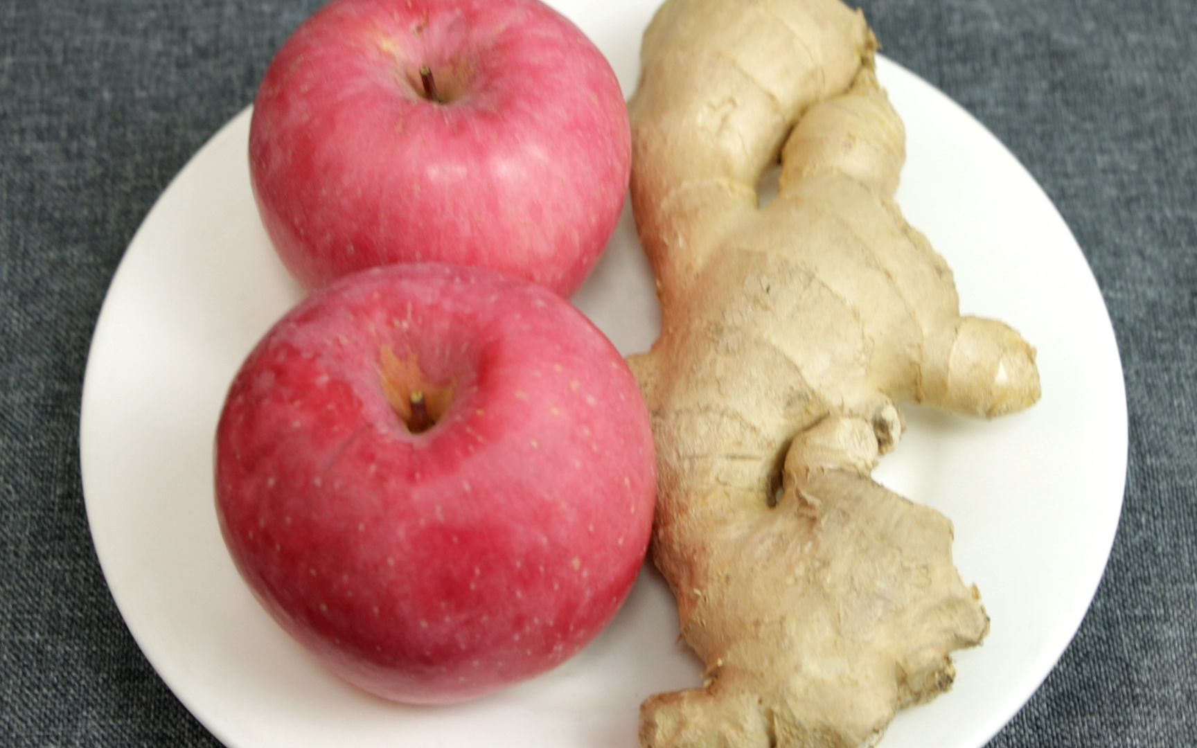 苹果和生姜放一起,作用太厉害了,很多人都不知道,看完长知识了