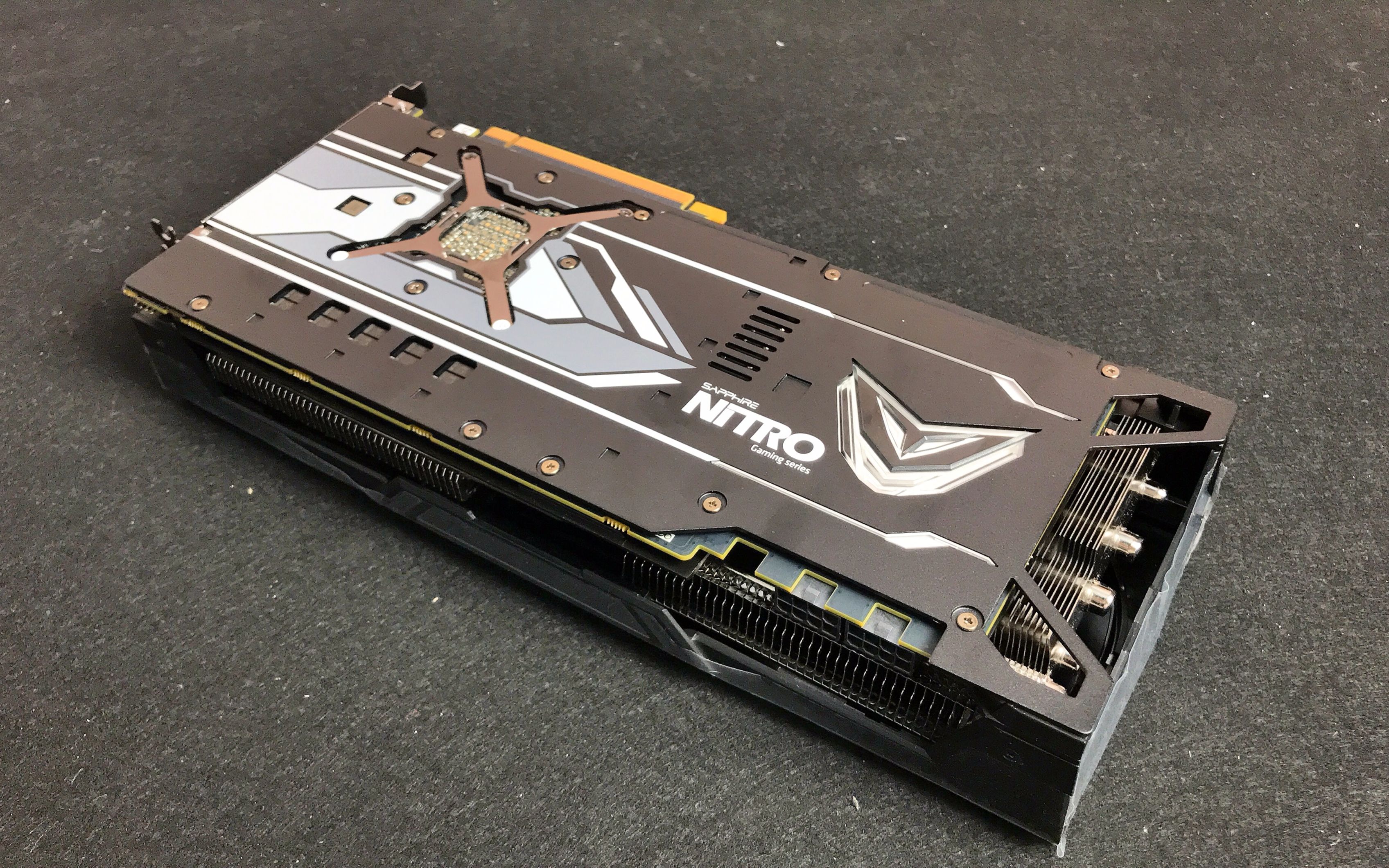 amdyes蓝宝石rxvega648ghbm2超白金oc性能测试