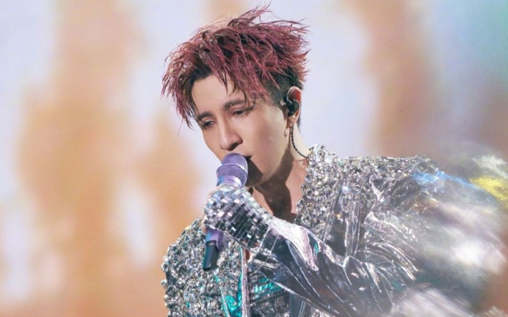 薛之谦圆梦鸟巢,呐喊"轻舟已过万重山",完成兄弟赵英俊遗愿