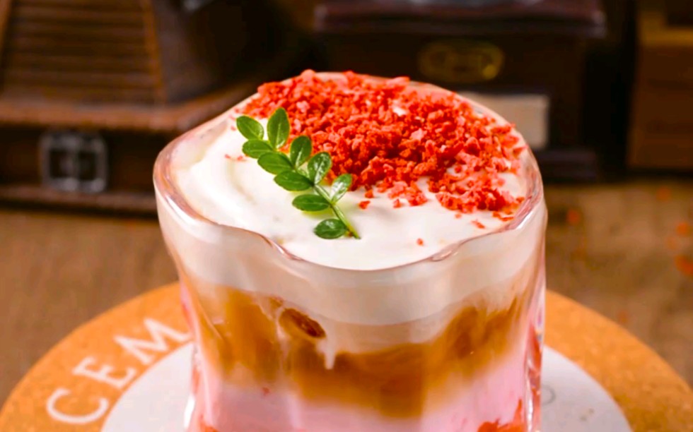 drink|鲜草莓拿铁,简单高颜值!