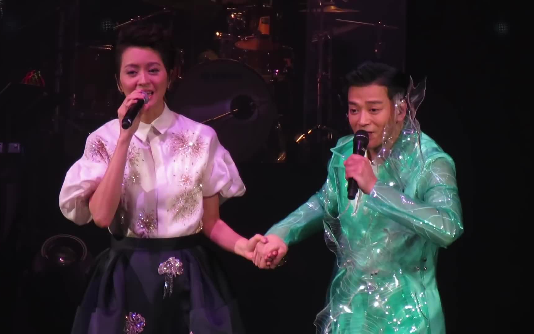 0309陈晓东演唱会上与梁咏琪合唱《几分钟的约会》太好听了_哔哩哔哩