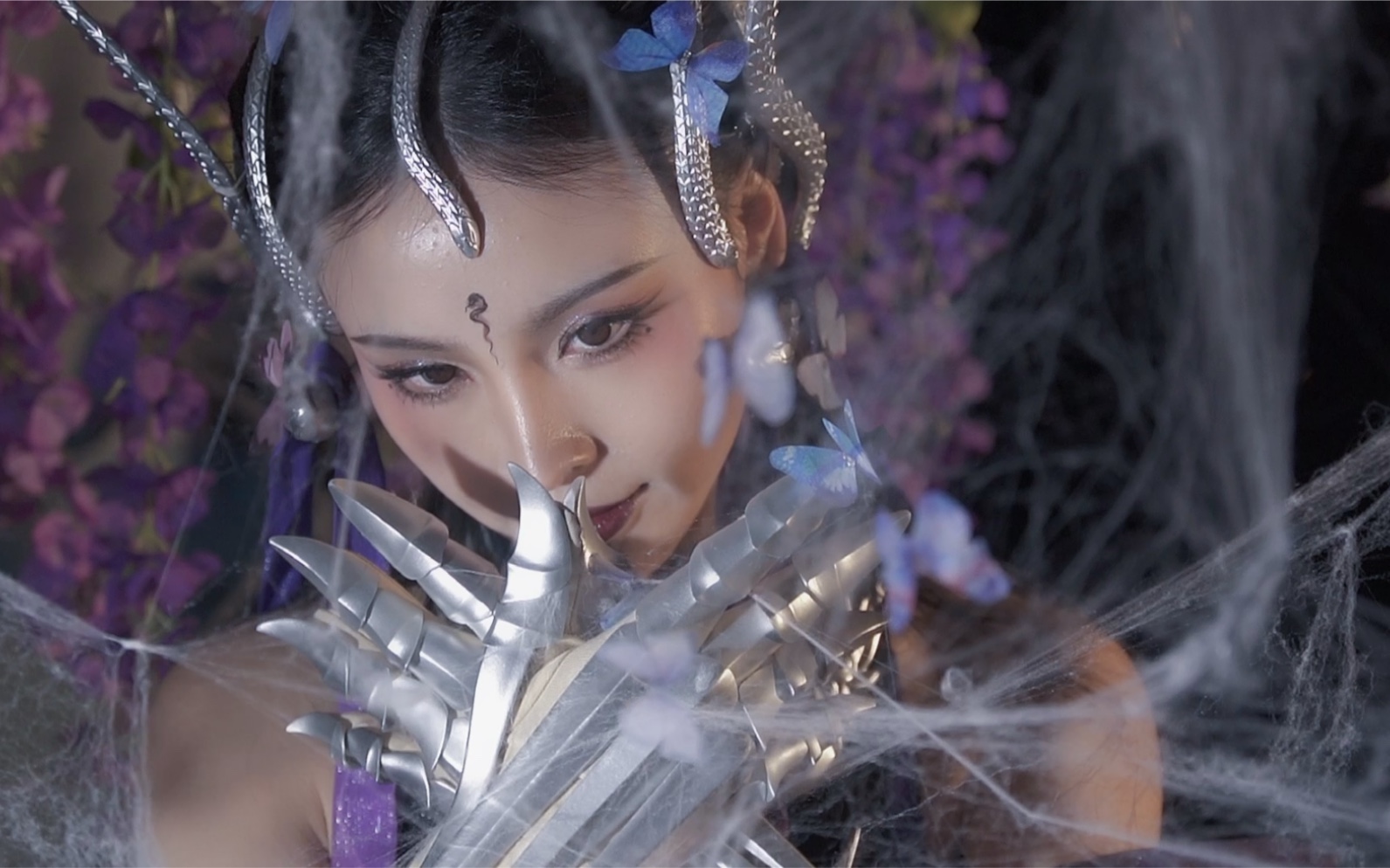 风情万种这样的词来形容我,俗不可耐!/剑网3燕云毒姐cos视频