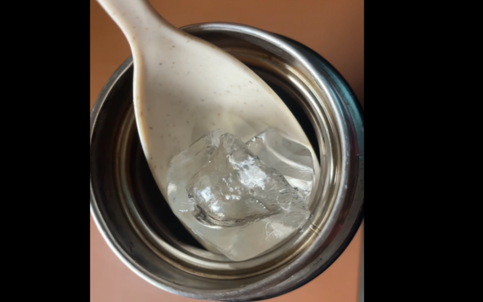 【吃冰】保温杯里的冰块