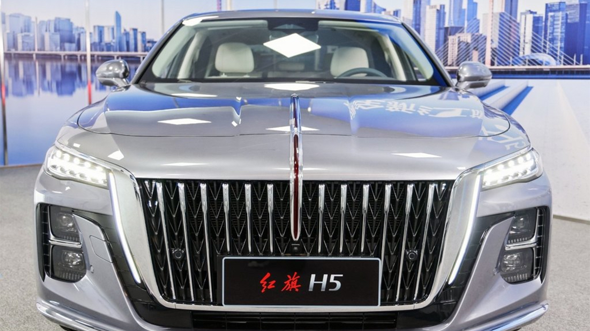 红旗h5新车标大气国际范?不愧是国产骄傲?