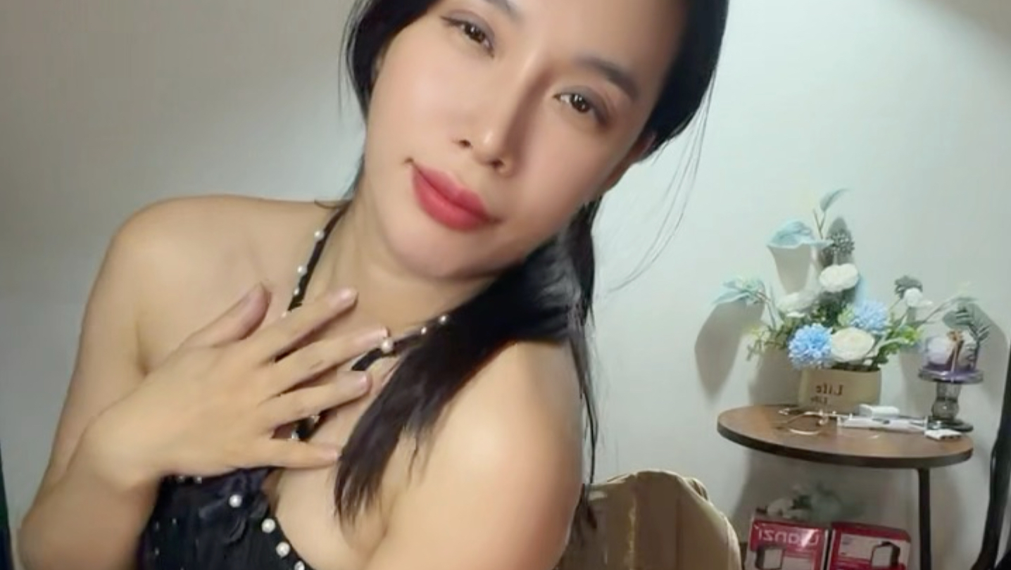 弟弟睡这么硬 亲起来是软的吗