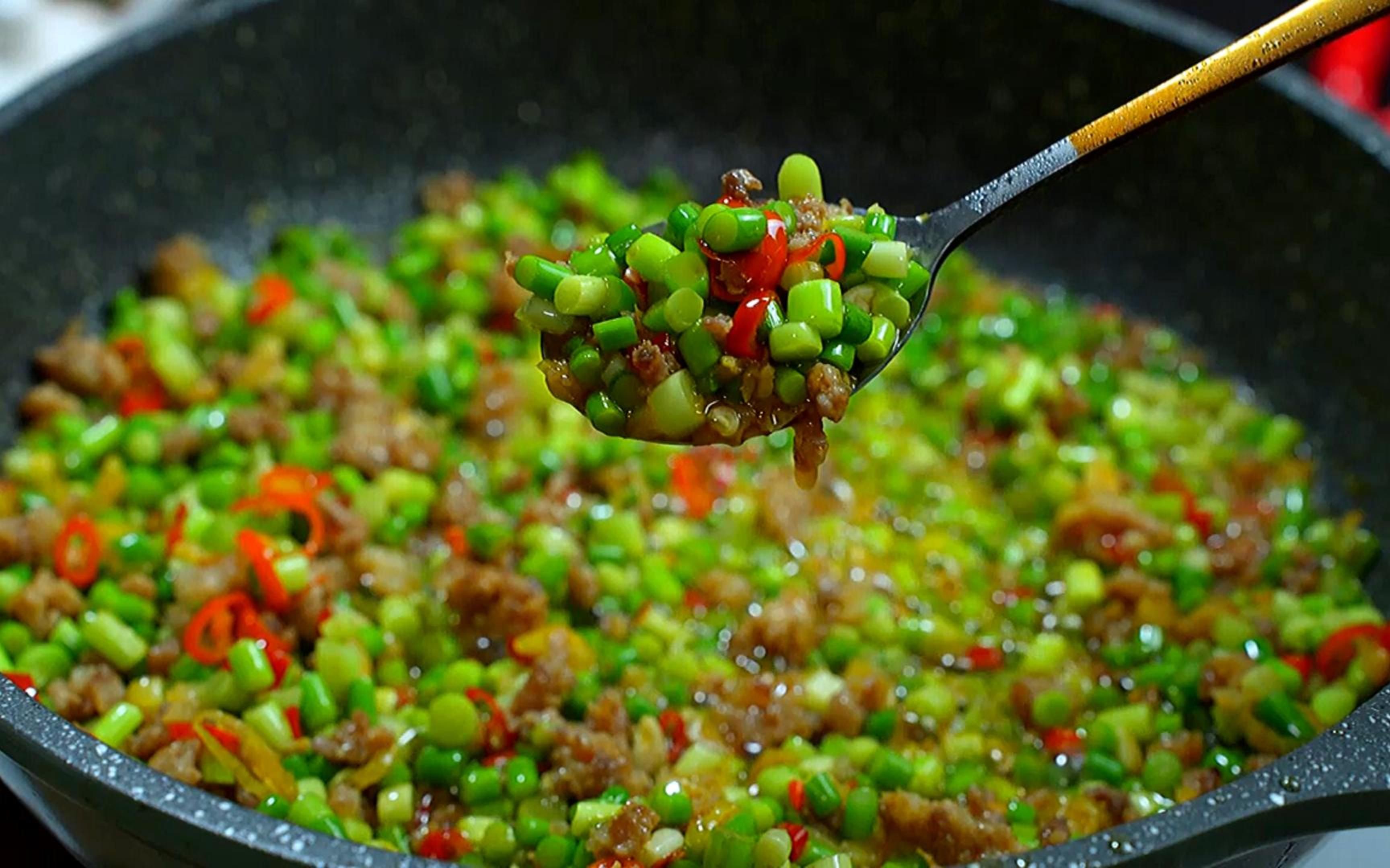 蒜薹炒肉末,鲜辣脆爽,荤素搭配,好吃又下饭