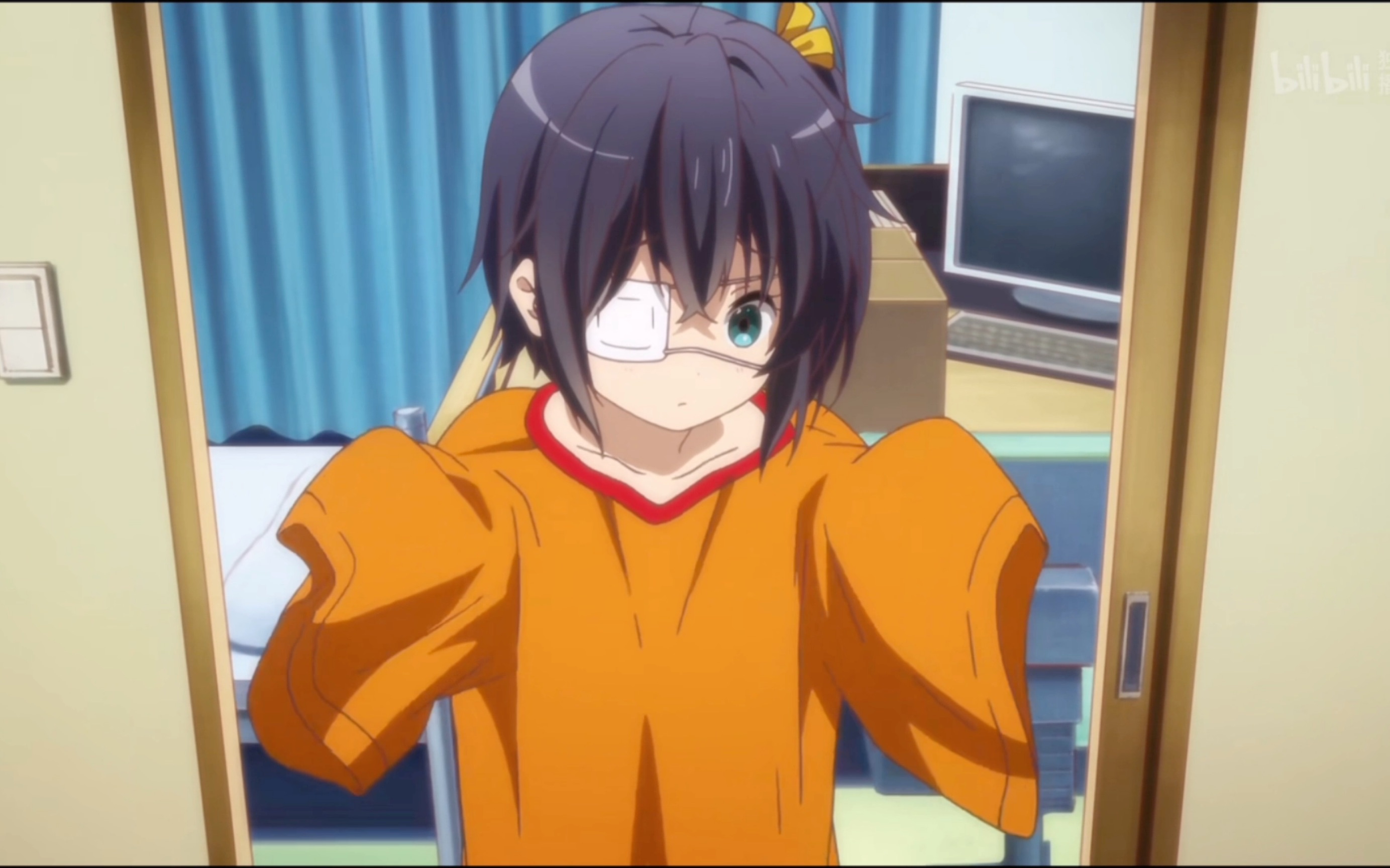 「小鸟游六花」脑袋快被勇太敲坏了qwq