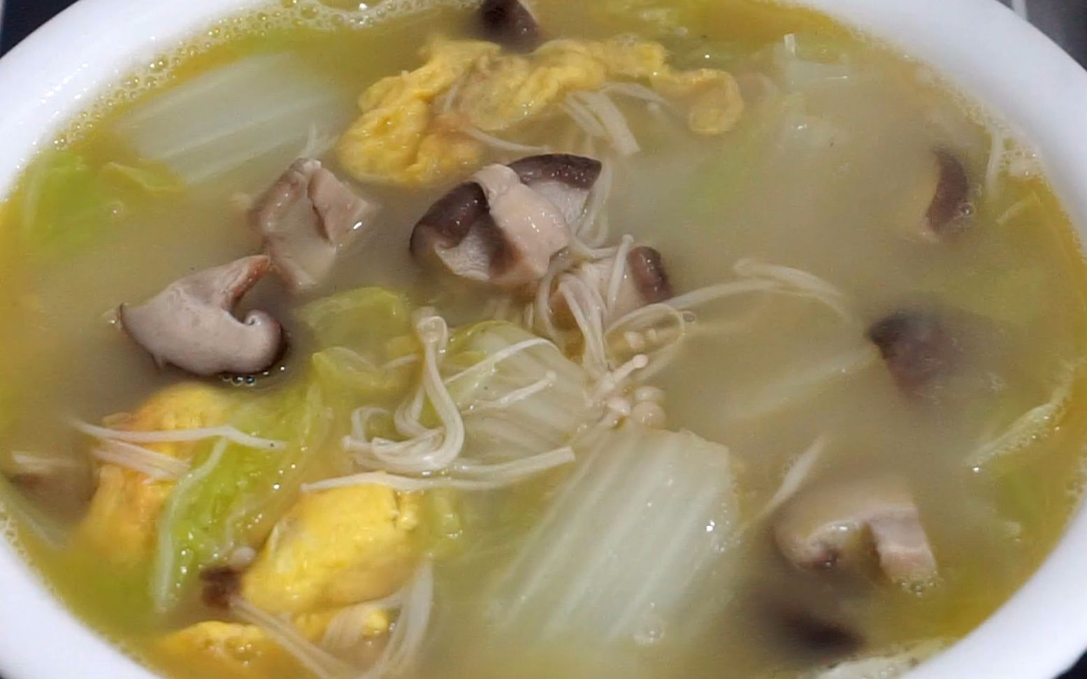 白菜豆腐汤，90岁老奶奶从小吃到大，超鲜美好喝的做法 - 哔哩哔哩