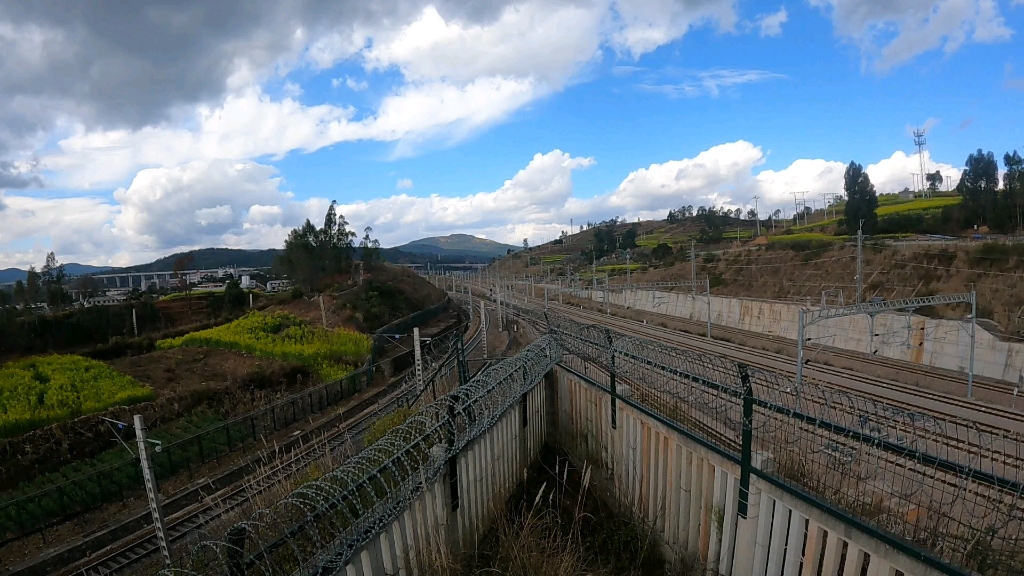 天气晴转阴广通铁路枢纽一角一小时延时摄影