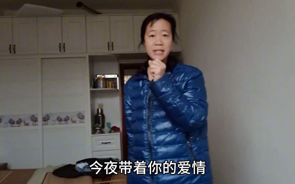 [图]酷白青年穿上酷炫衣服，来个情歌唱跳大串烧，她的表演您还满意吗