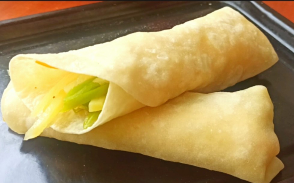 卷饼最简单的做法,又薄又软又筋道,卷肉卷菜都好吃