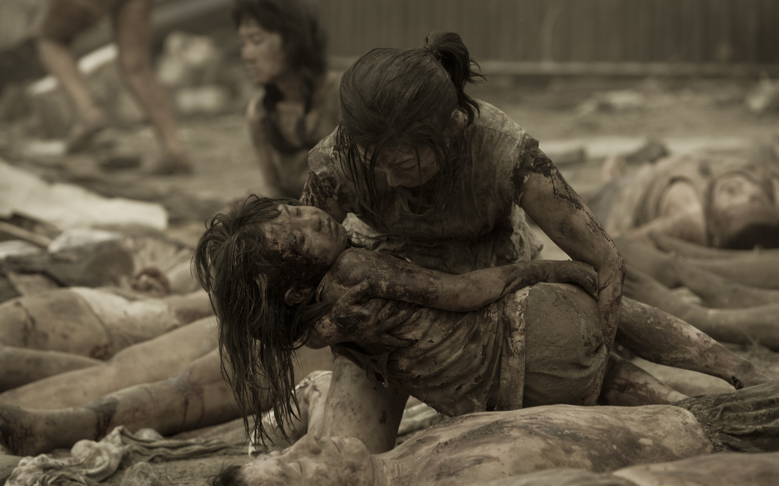 史诗级电影《唐山大地震》,母亲对女儿迟到32年的道歉!