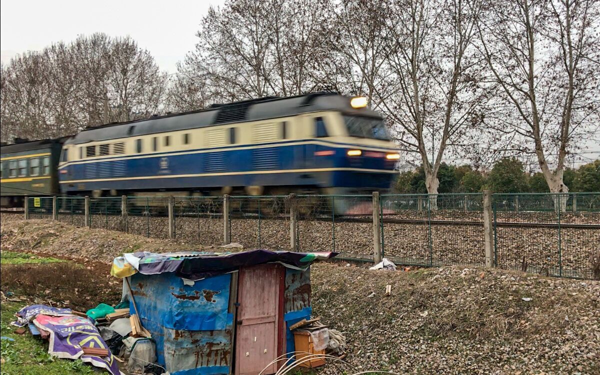 上局宁东段df11内燃机车0386号机牵引南宁——南京k1192次列车上行