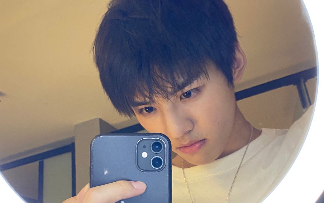 香草仔仔果然好看的男孩子都是沙雕嘛