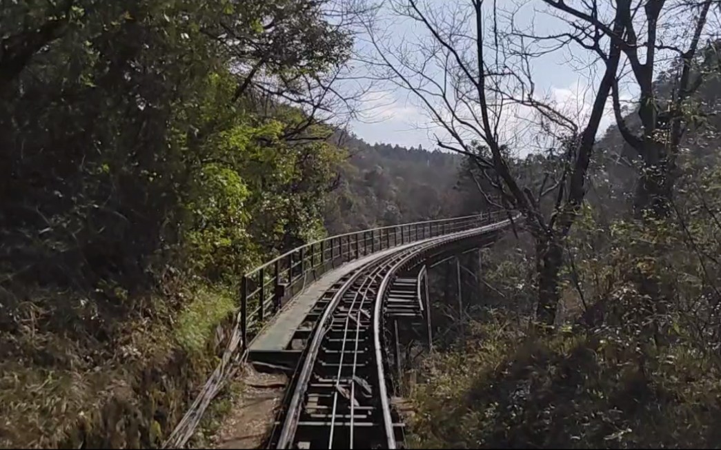 庐山三叠泉景区网红"小火车"回程第一视角