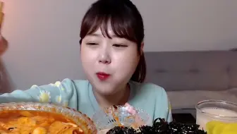 【孝利】漂亮姐姐吃鱼饼