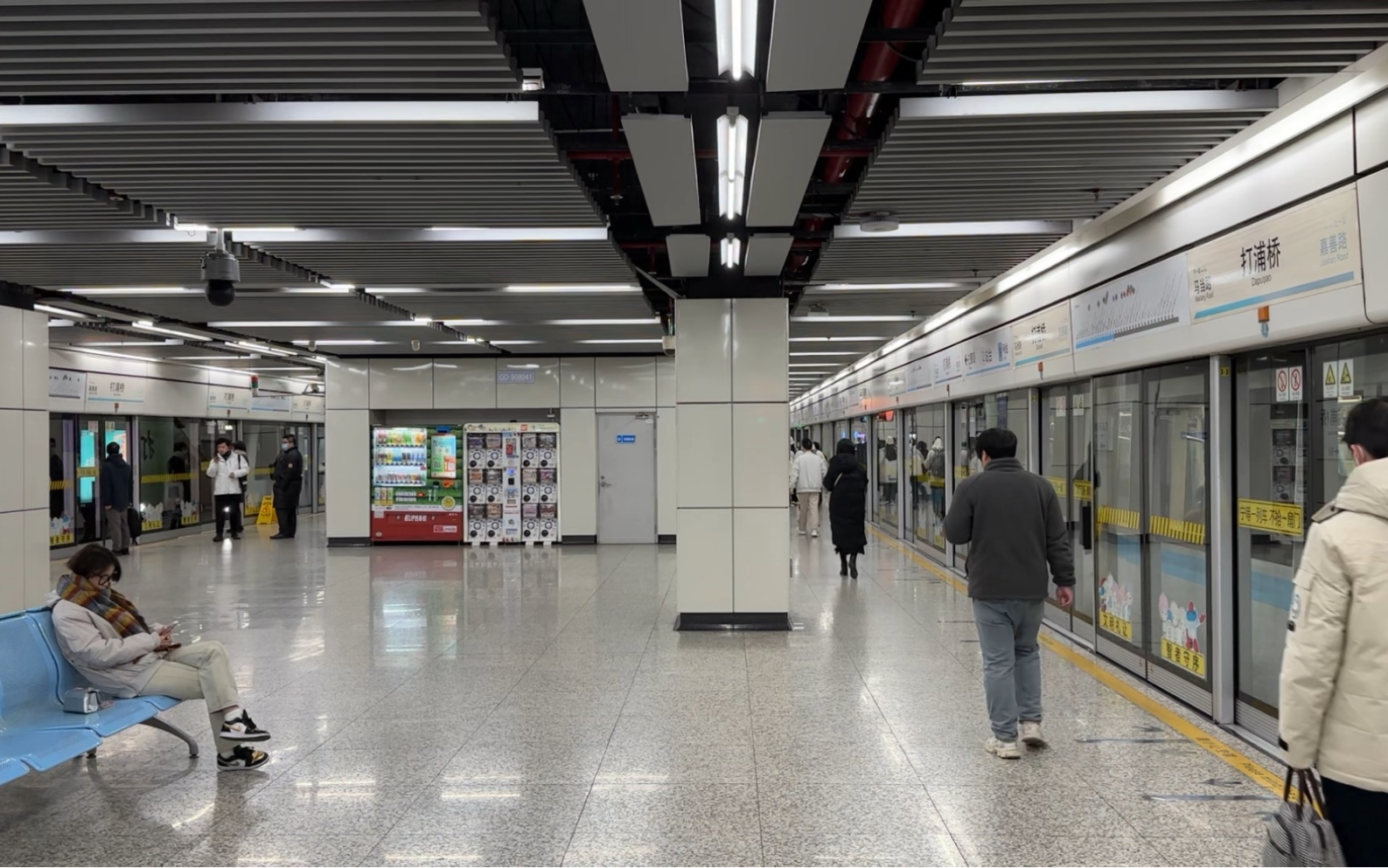 【上海地铁】9号线坂田0947号车打浦桥出站开往曹路,创可贴一世0972号