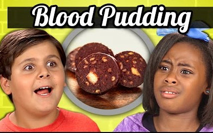 反应秀13外国小朋友试吃猪血肠会有什么反应如果是你