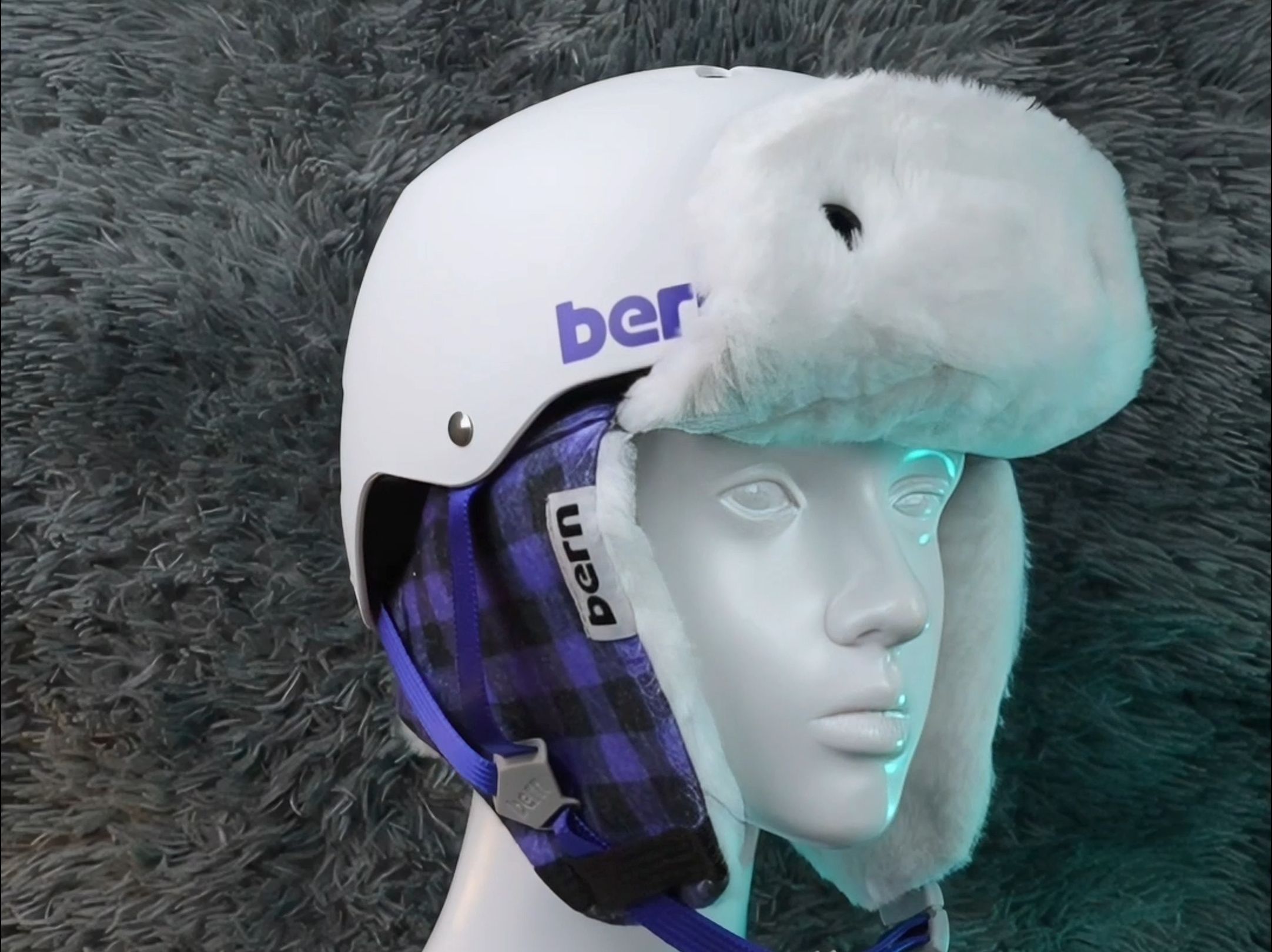 bern滑雪头盔macon系列特写视频