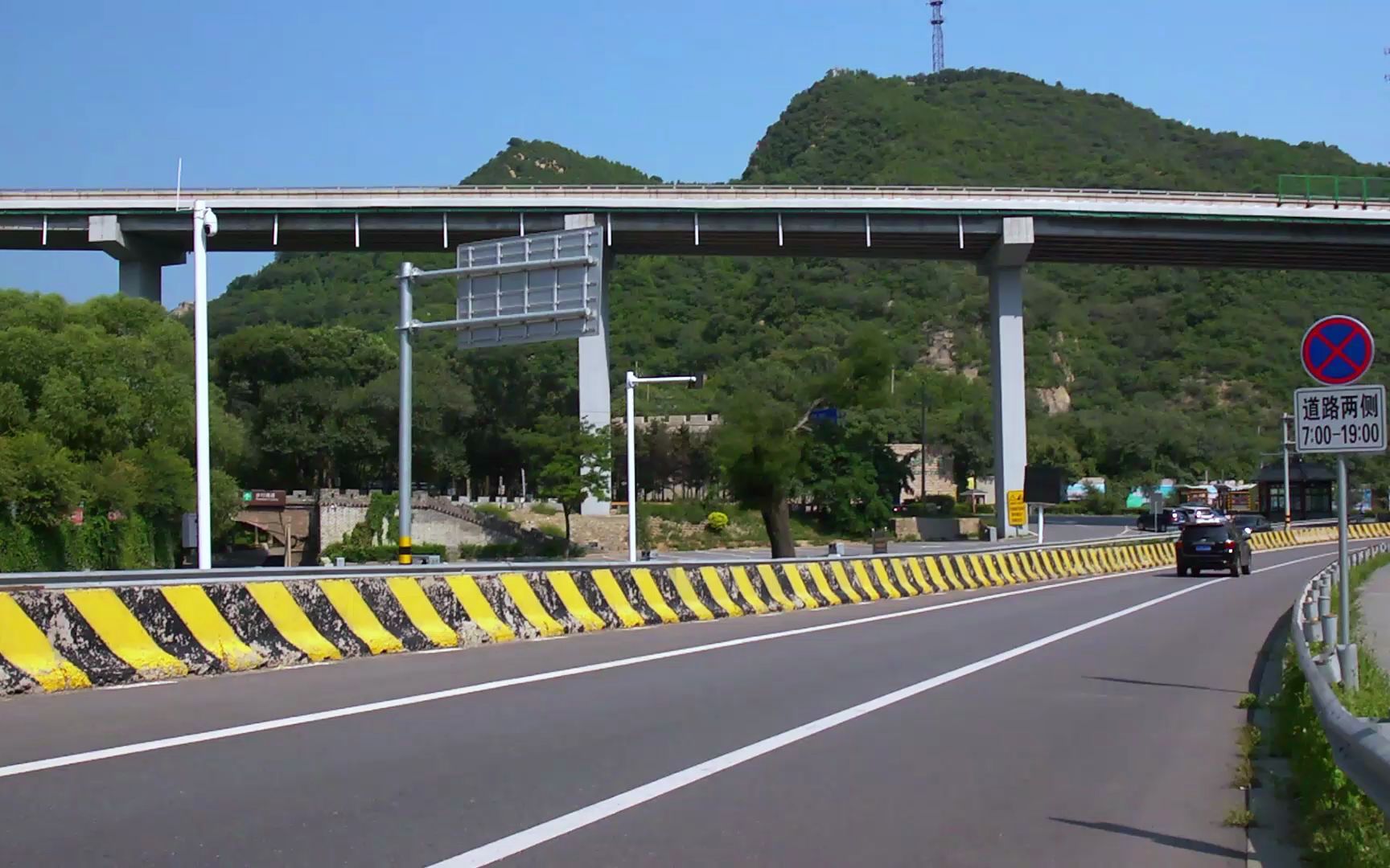 沿g6辅路横穿青龙桥隧道,拍山中美景_哔哩哔哩_bilibili