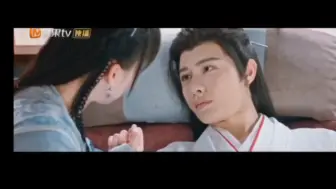 Download Video: 我怎么感觉这只小狐狸有点骄傲……