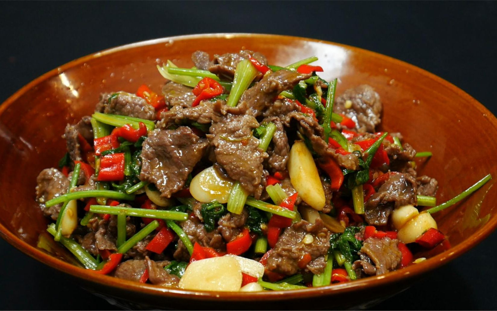 湘菜美食"小炒牛肉",简单易学又美味,配上米饭能吃三大碗