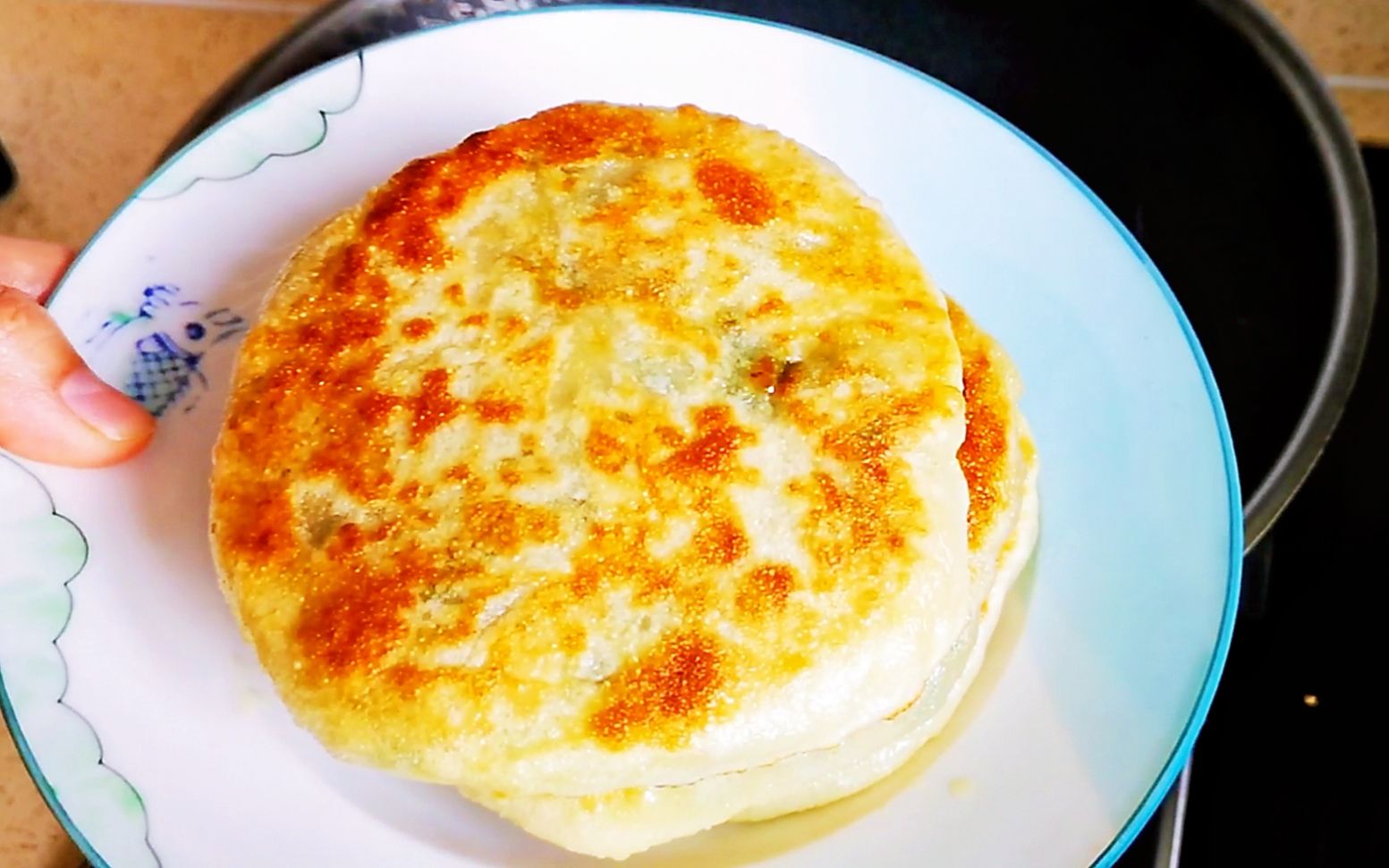 【咱家的味道】美食教程:家常软面馅饼,学会可以摆摊了