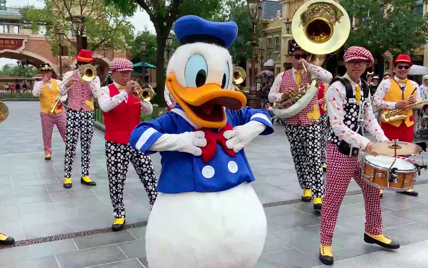 上海迪士尼上海迪士尼乐团唐老鸭生日2019