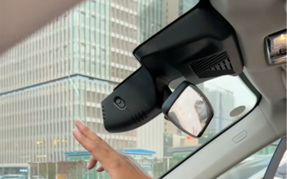 2023款宝马x1安装行车记录仪,前后双镜头效果,兼顾美观和清晰