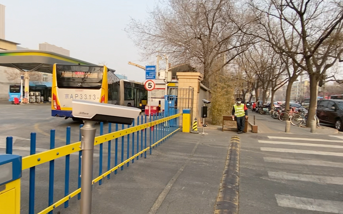 【北京公交】300路外环频繁进入平乐园场站
