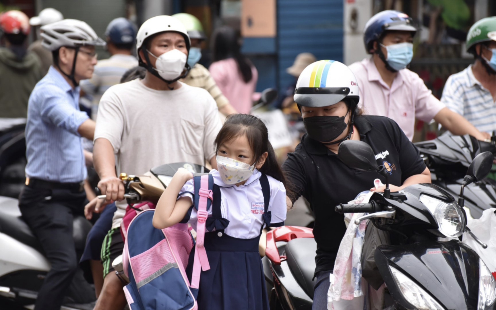 [图][中越双语字幕]Có nên lùi giờ vào học?