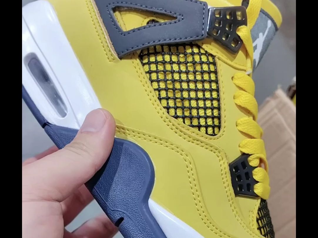 实拍33米的aj4电母皮料细节 你说是值不值呢