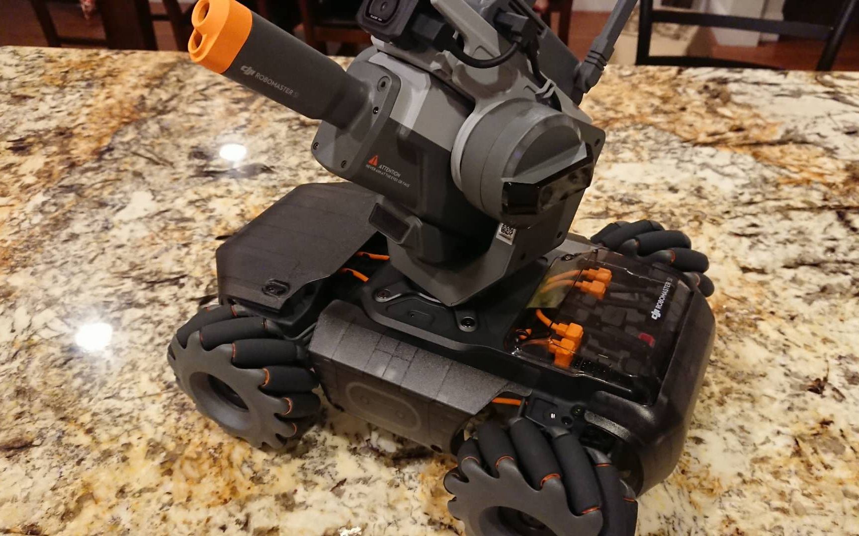 大疆 robotmaster s1 开箱 和 拼装 过程