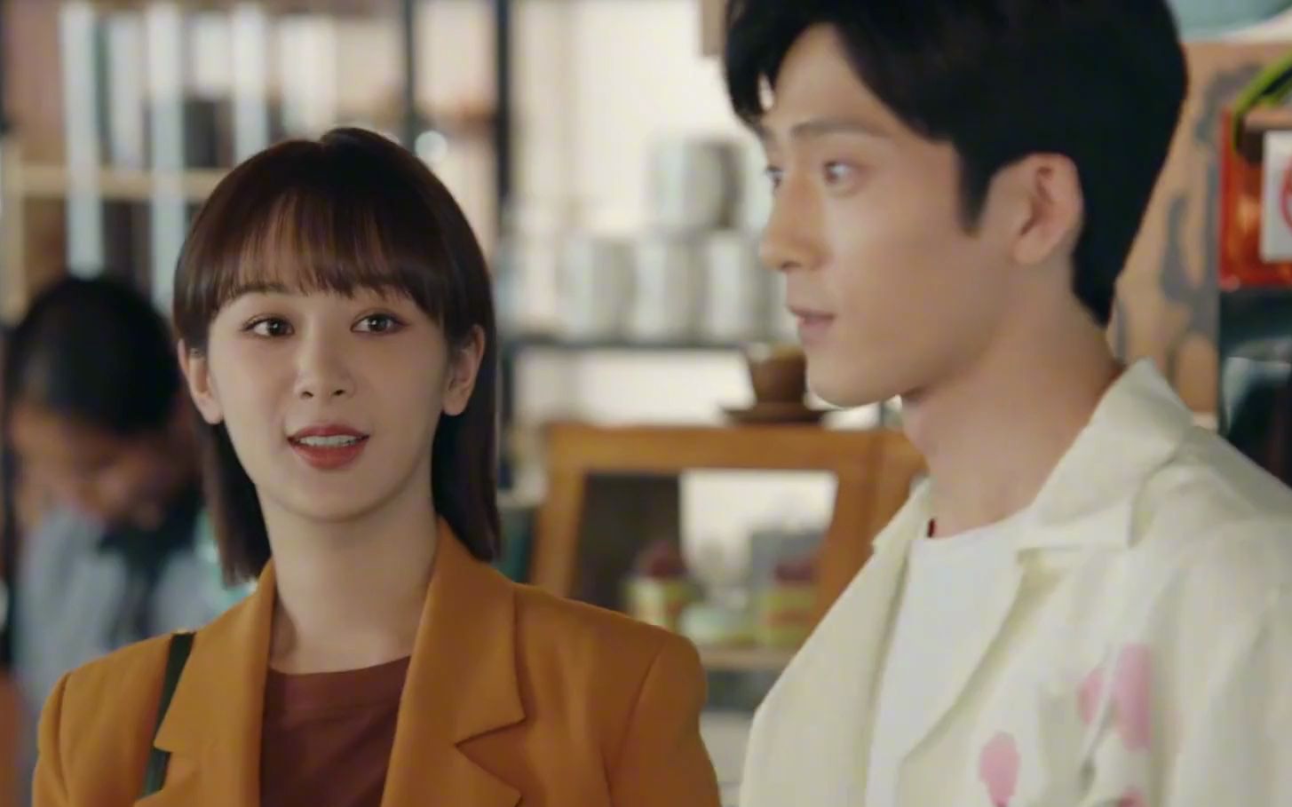 《女心理师》井柏然甜蜜守护杨紫,两人合拍宣传照,同事神助攻!