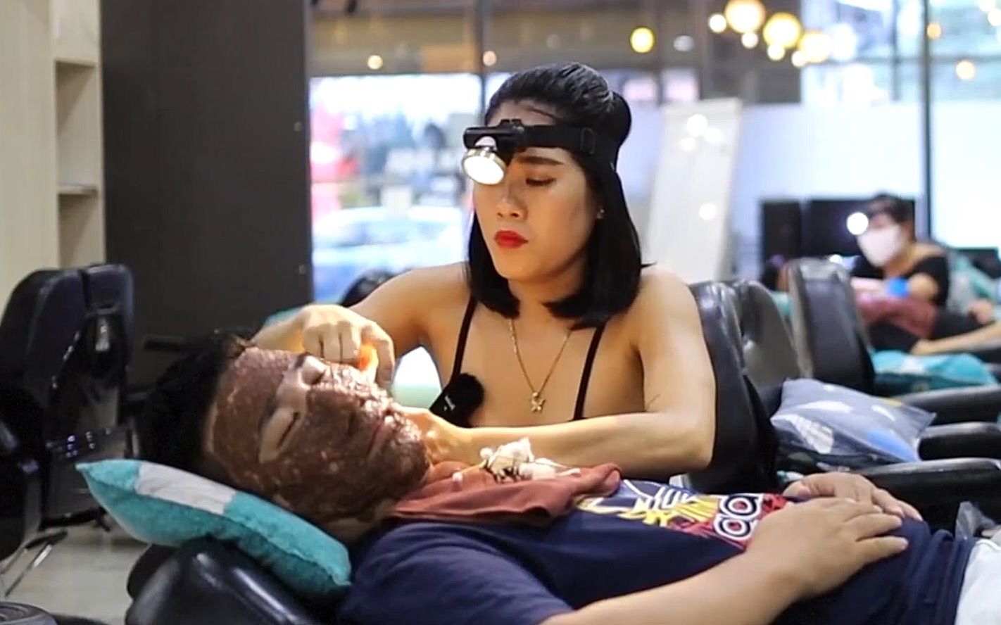 越南岘港一家理发店 修脚指甲采耳掏耳朵_哔哩哔哩_bilibili