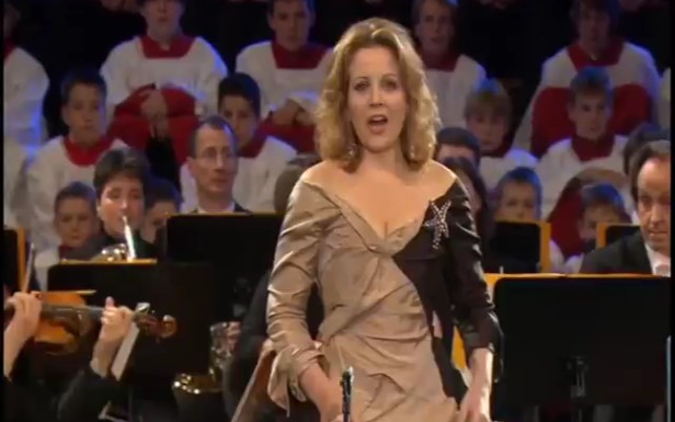 [图]莫扎特《C小调大弥撒》 Mass in c minor K427（417节）第二乐章，蕾妮.弗莱明 Renée Fleming 演唱，美因茨大教堂