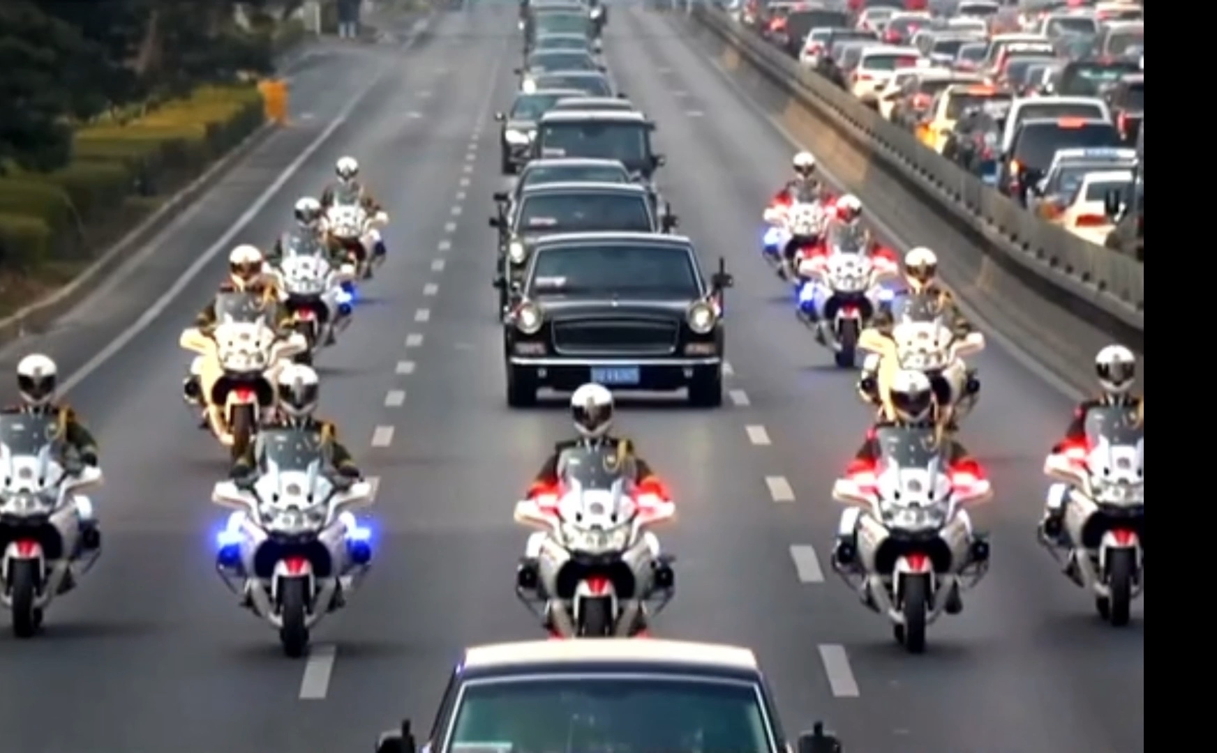 来看看武警国宾护卫队的风采!