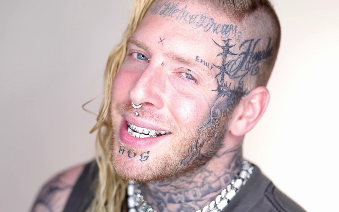 歌手tommacdonald与油管博主maclethal互相diss大戏round2fight